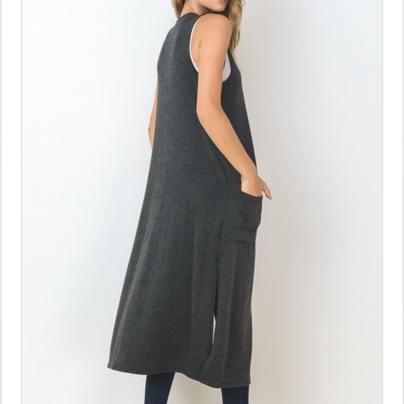 Sleeveless Gray Duster - Picture 5 of 6
